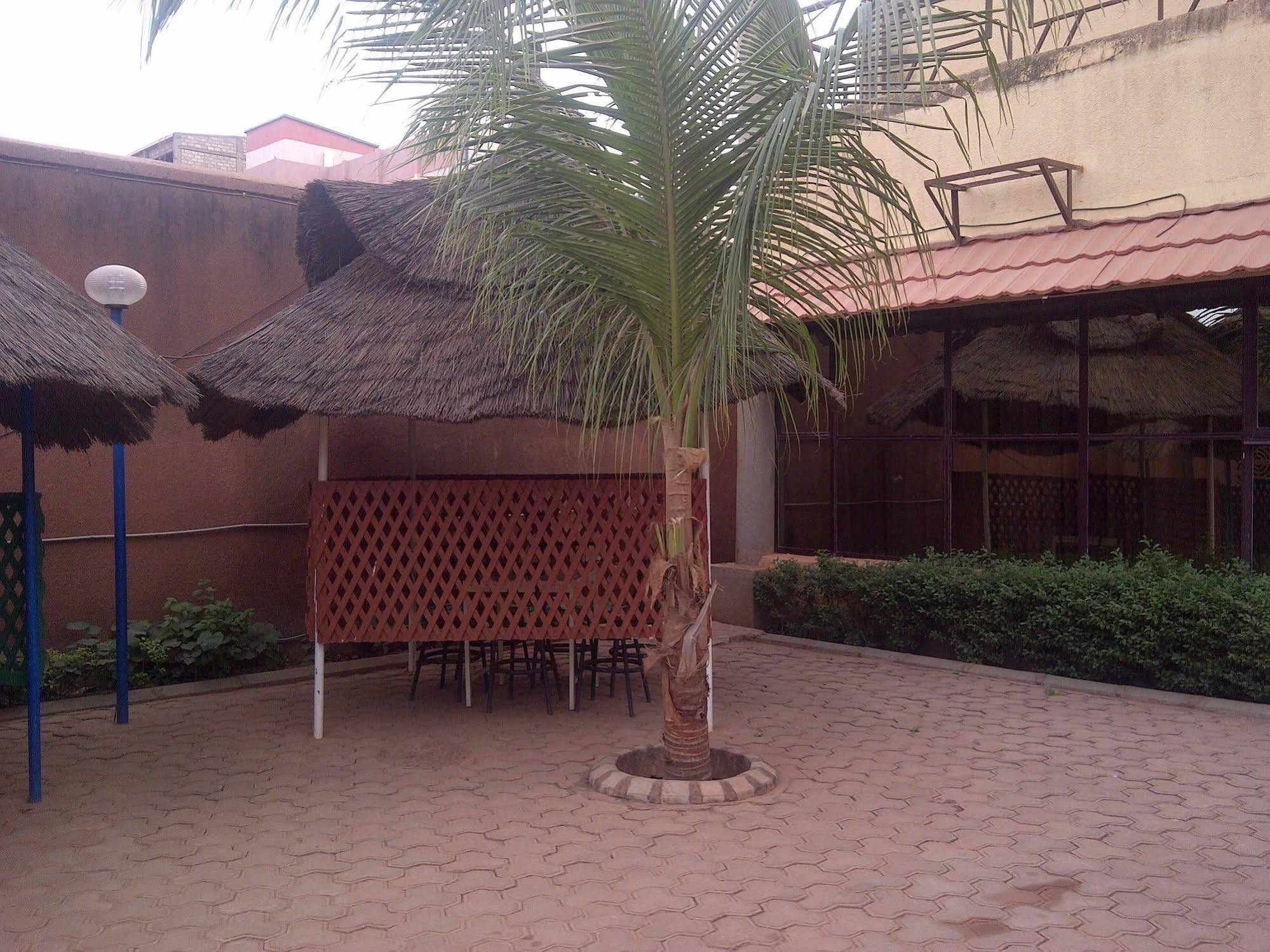 Hotel Palm Beach Ouagadougou Exterior photo
